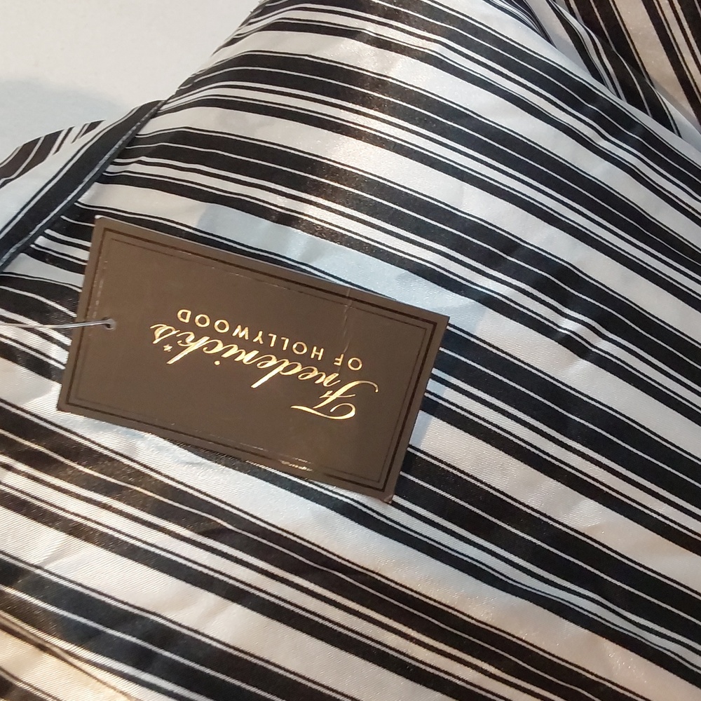 Frederick's of Hollywood| Black and White Striped Chemise Satin Robe Set Sz.XL - Picture 9 of 11